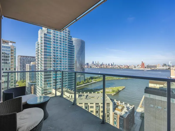 20 Newport Parkway image 4 of 22