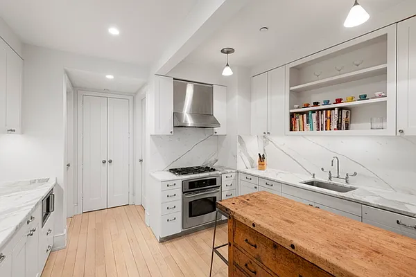 Sold by Compass | media 5