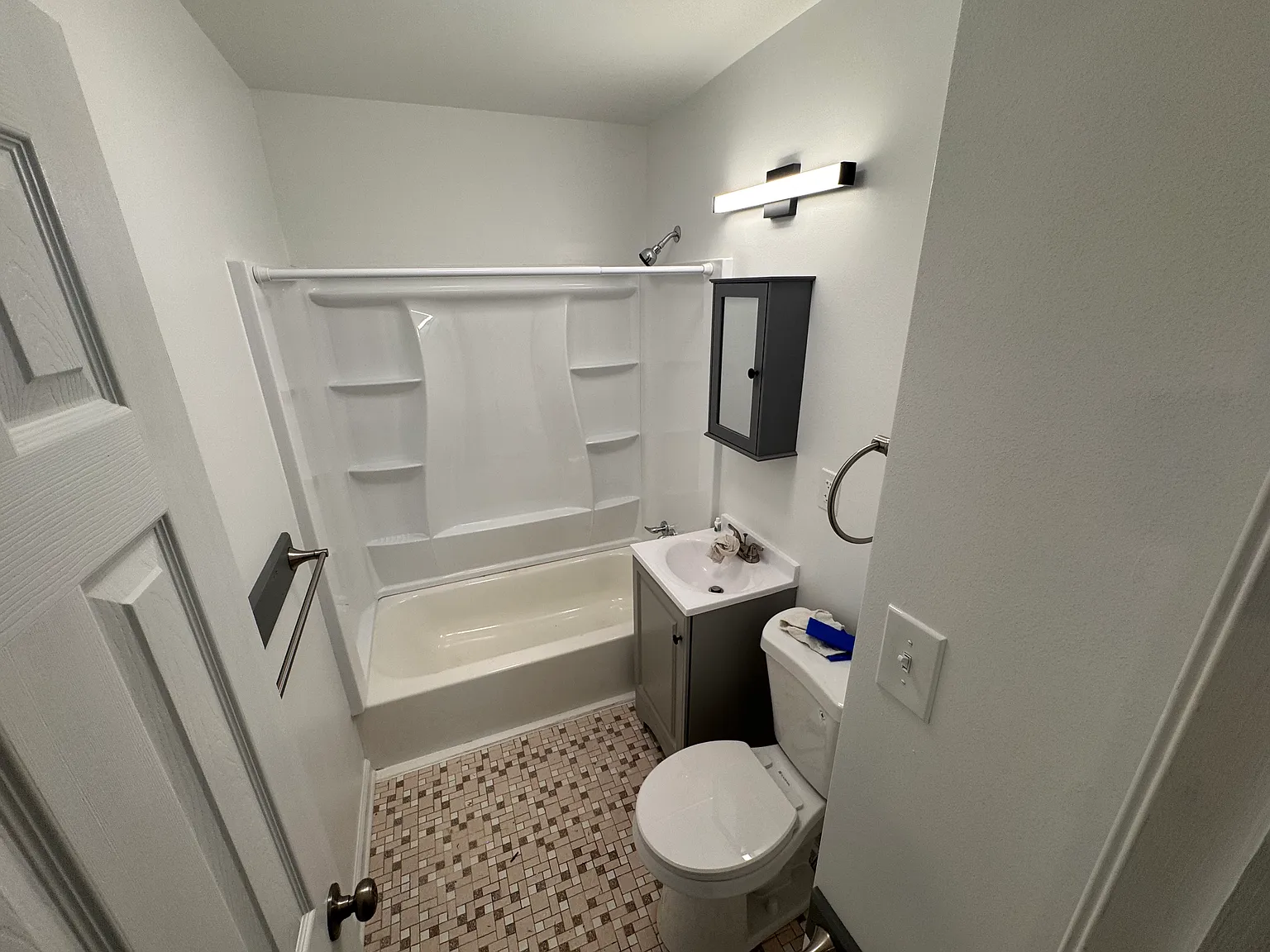 3 bed, 1000 sqft, $1,695 — Photo 3