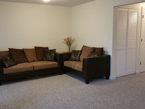 3rd image of 3702 Farmland Dr
