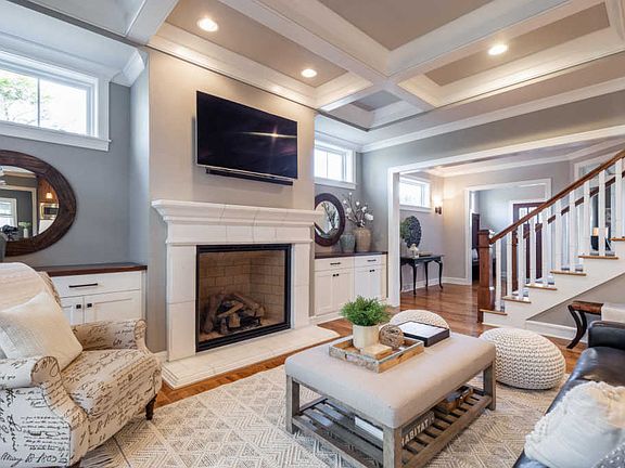 5th image of 446 Park Ct