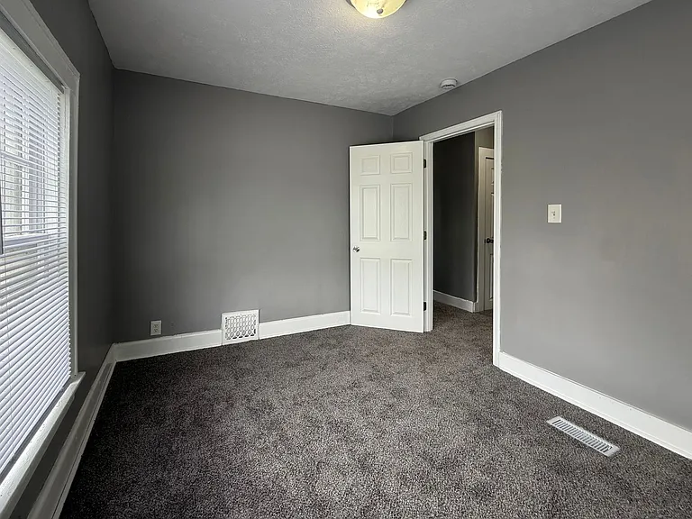 519 S 9th St — Photo 10