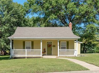 110 E 12th St, Higginsville, MO 64037