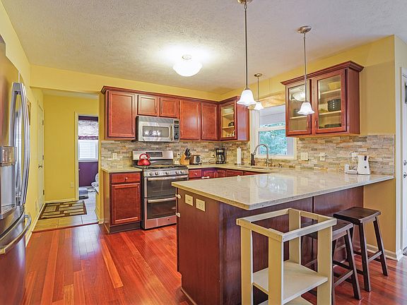 4th image of 2532 Trent Ct NW