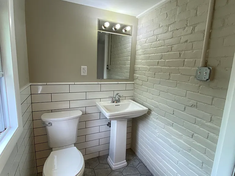 944 Sullivan St #2 — Photo 6