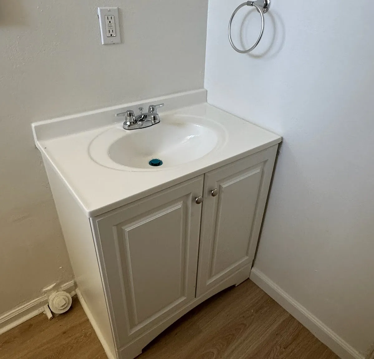 2 bed, 735 sqft, $2,100 — Photo 3