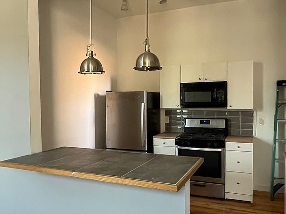 3rd image of 1601 Chase Ave #1