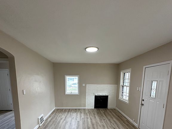 5th image of 1411 E Wabash Ave