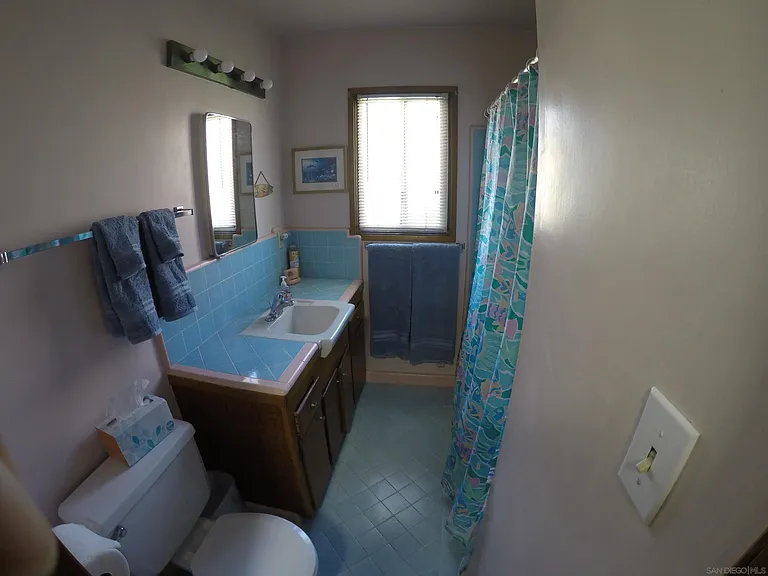 4209 Lafayette Pl — Photo 8