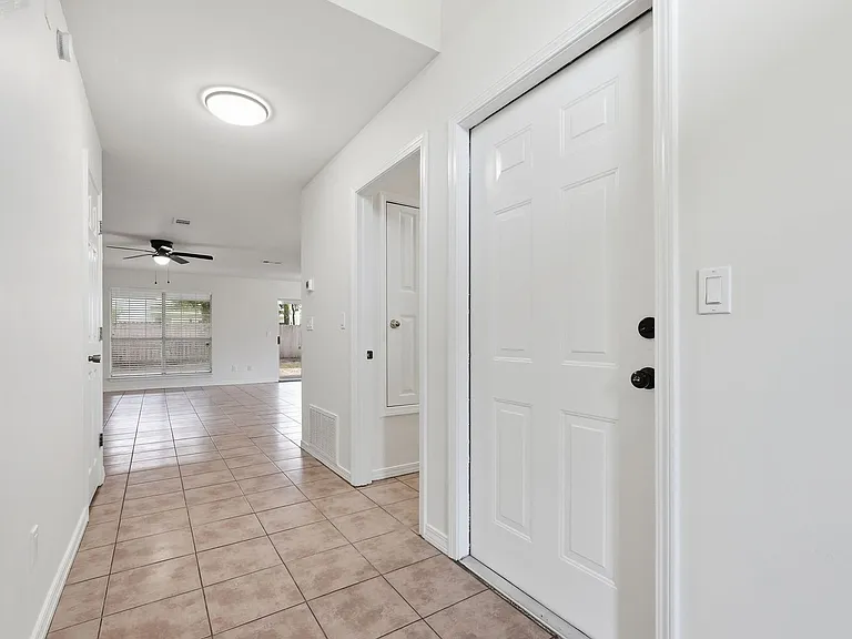 403B Yancey St — Photo 5