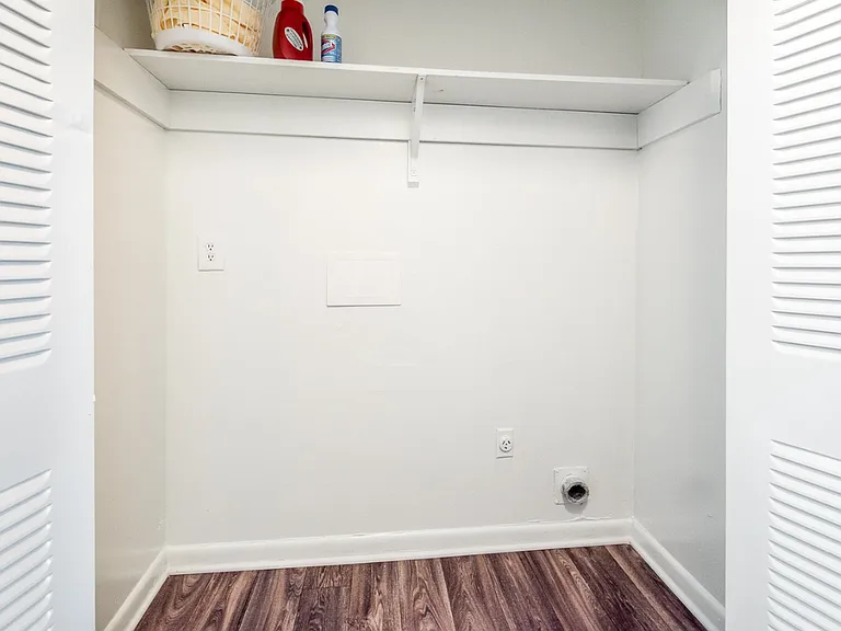 Stonewood Apartments — Photo 13