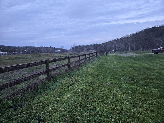 Feount yard fence line