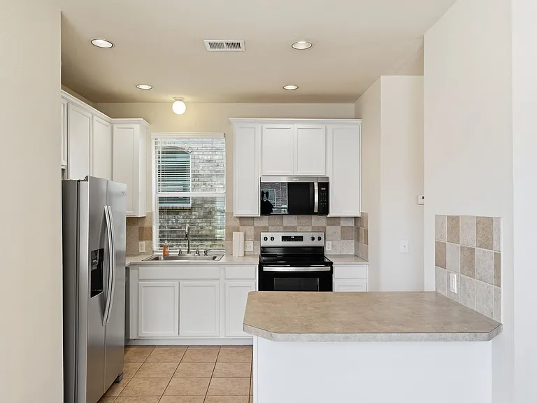 7449 Danbridge Ln — Photo 6