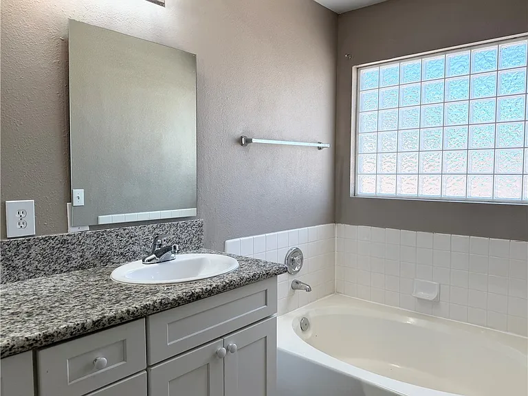 2134 Pescara Ct — Photo 17