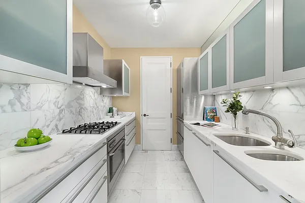 Sold by Compass | media 9