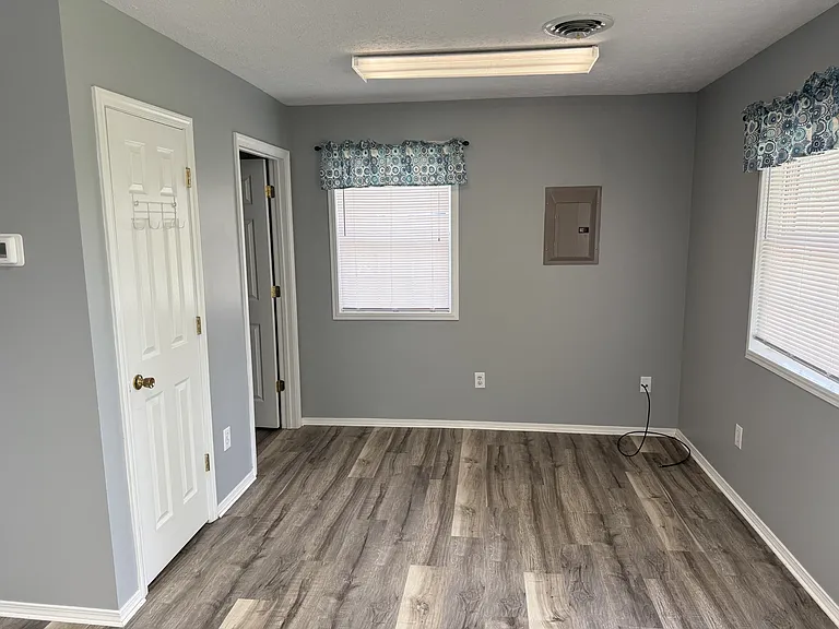 7237 New Glendale Rd — Photo 4