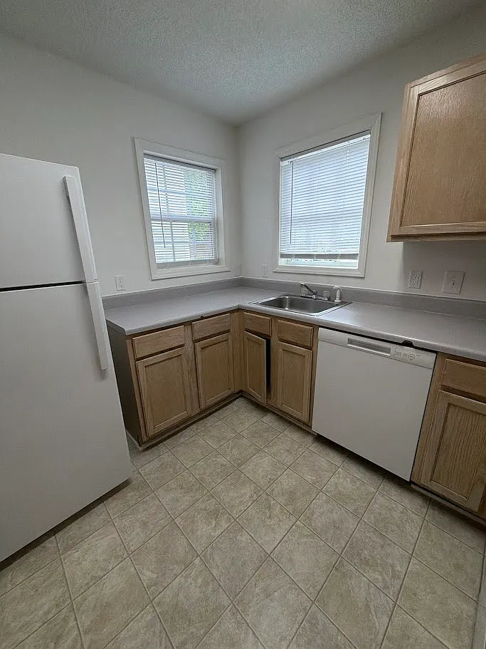 4 bed, 1391 sqft, $625 — Photo 4