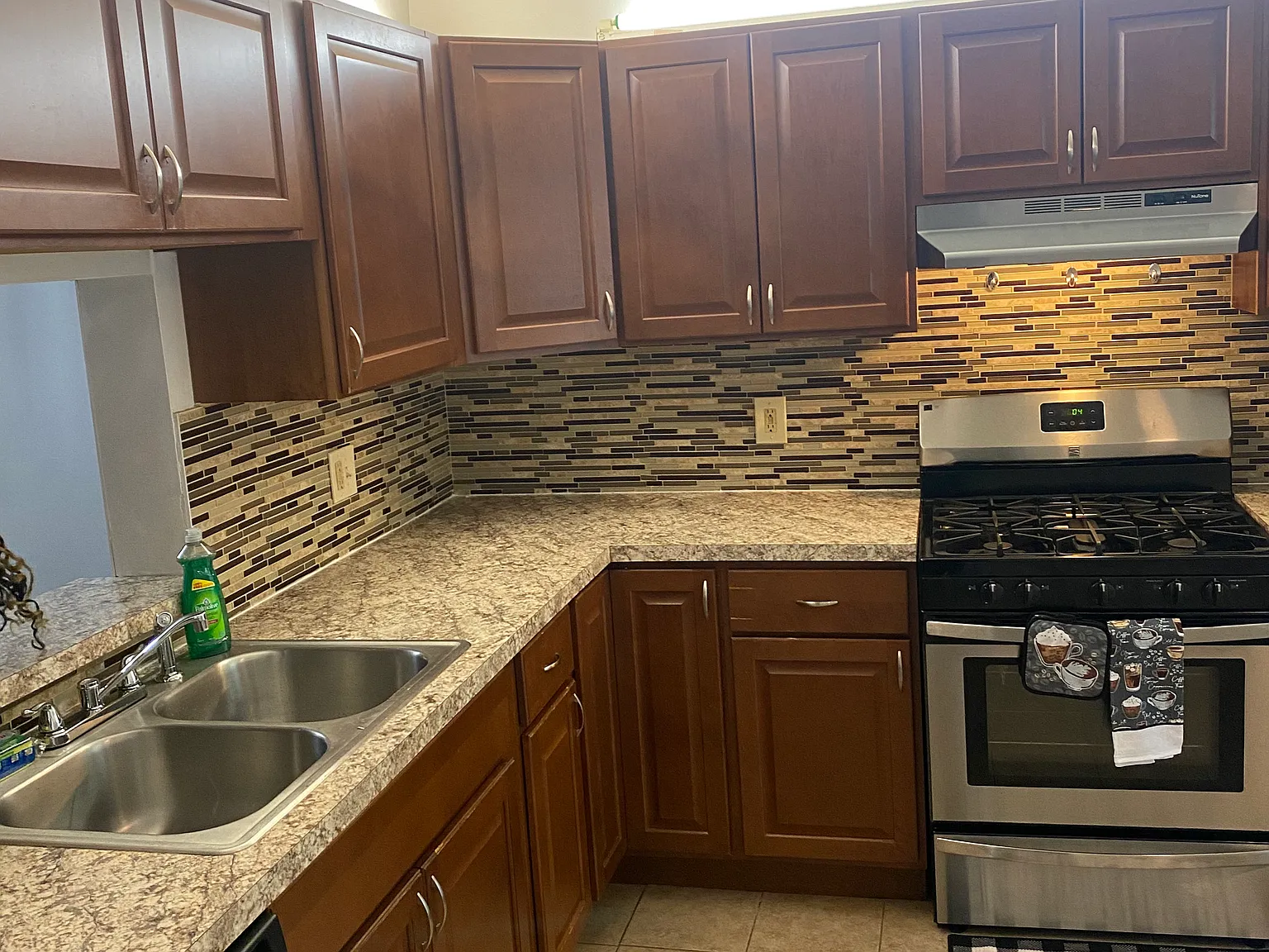 2 bed, 2.5 bath, 1330 sqft, $2,200 — Photo 2