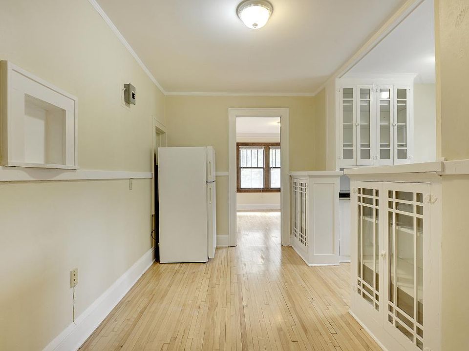 1st image of 108 Pierce St N APT 5