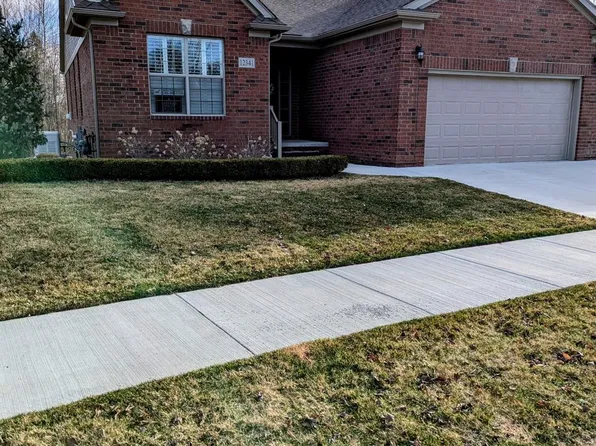 12341 Twin Brook Dr, Romeo, MI 48065