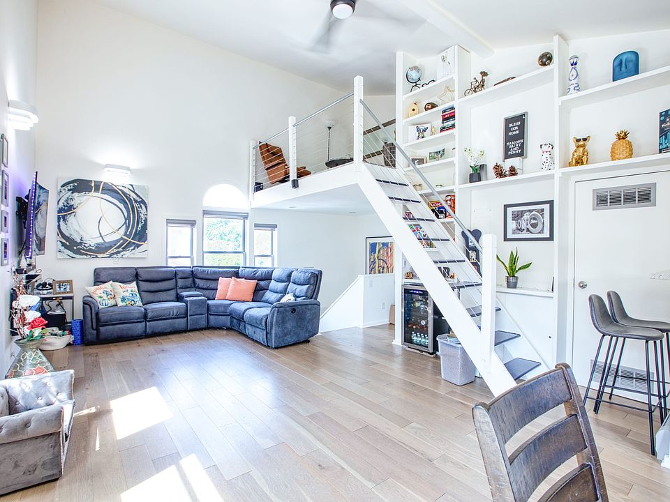 1st image of 32 Pine St #27