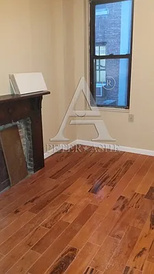 Rented by Peter Ashe | media 7