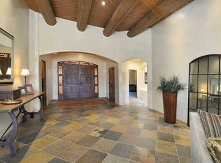 2596 Tano Compound Dr, Santa Fe, NM 87506