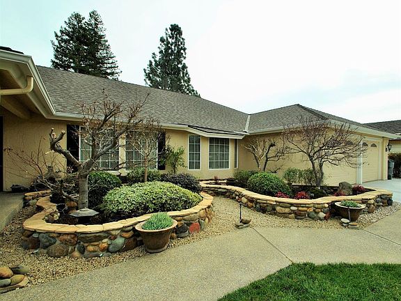 4th image of 573 E Cole Ave