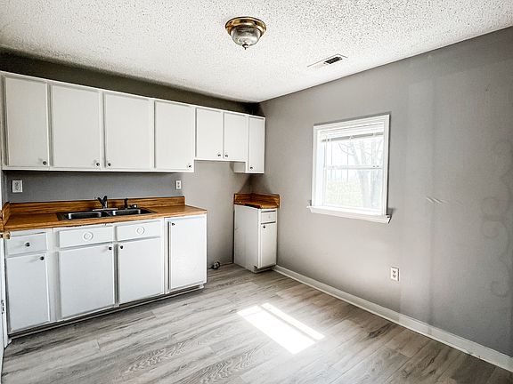 5th image of 118 Tuxedo Dr