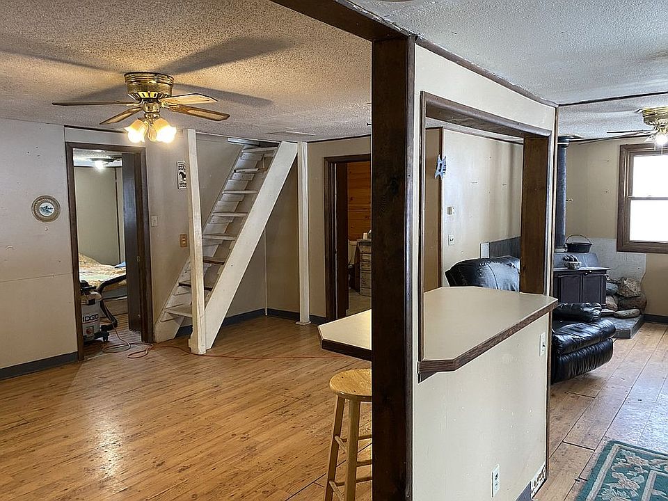 2nd image of 1032 Lake Dr