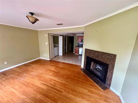 4th image of 4348 Paris Ave