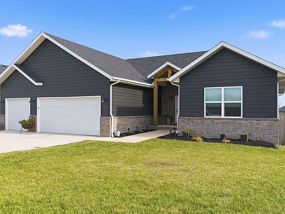 3rd image of 1236 S Birch Avenue