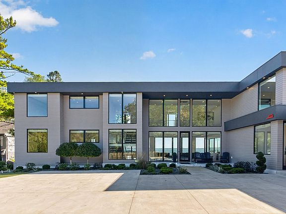 2nd image of 1225 Shoreline Dr