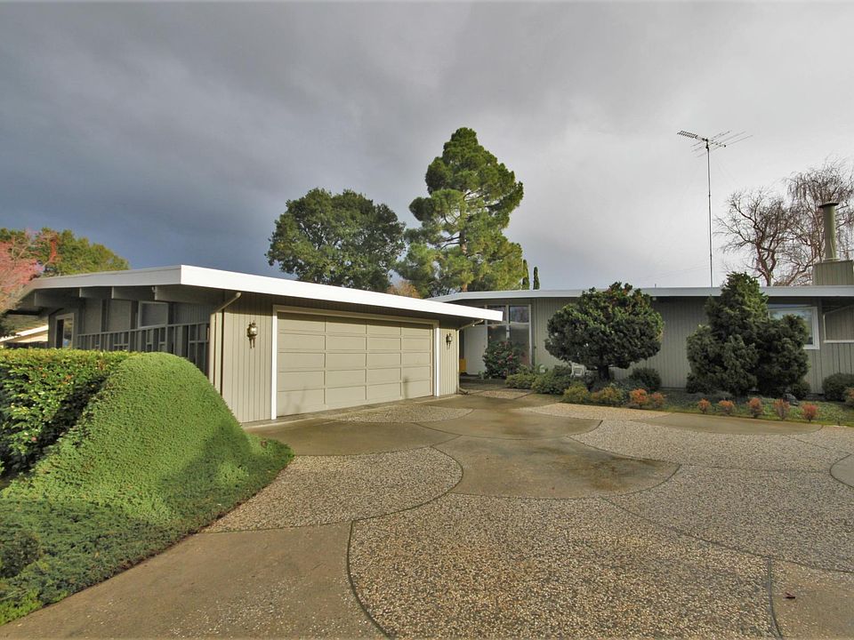 1st image of 19834 Glen Brae Dr