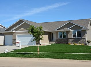 4316 Carpenter Rd NE, Cedar Rapids, IA 52411