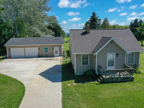 8124 3rd St, Forestville, MI 48434