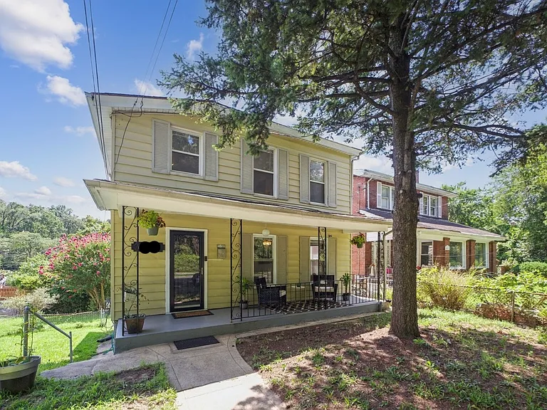 4057 Benning Rd NE — Photo 2