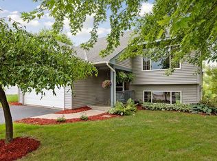 868 Cross Point Rd, Waconia, MN 55387