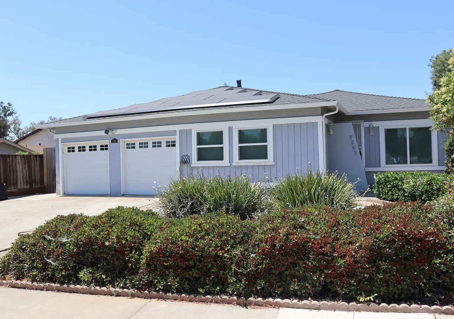 Evergreen 3 Bedroom — Photo 1