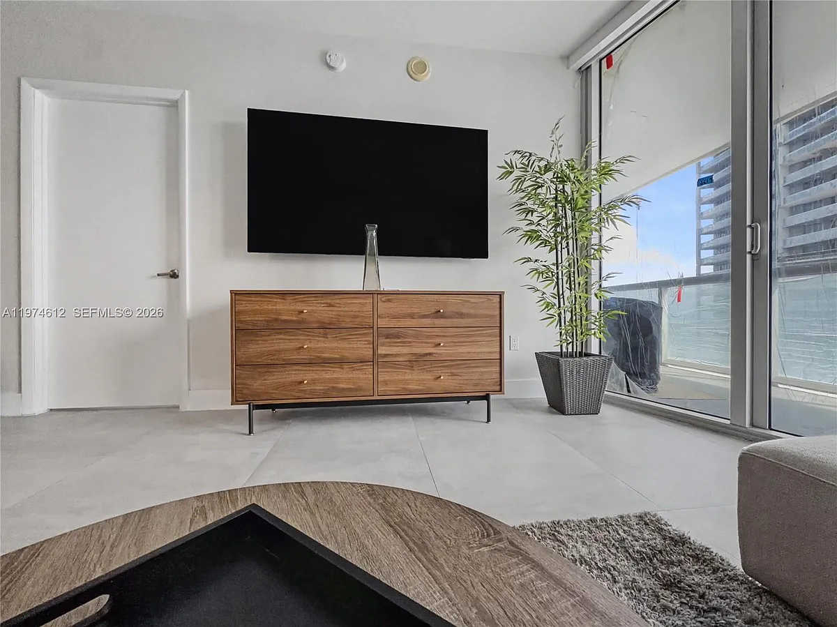 Building Photo - 475 Brickell Ave #4611