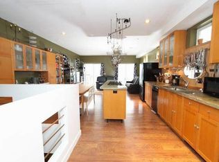 2426 W Huron St, Chicago, IL 60612