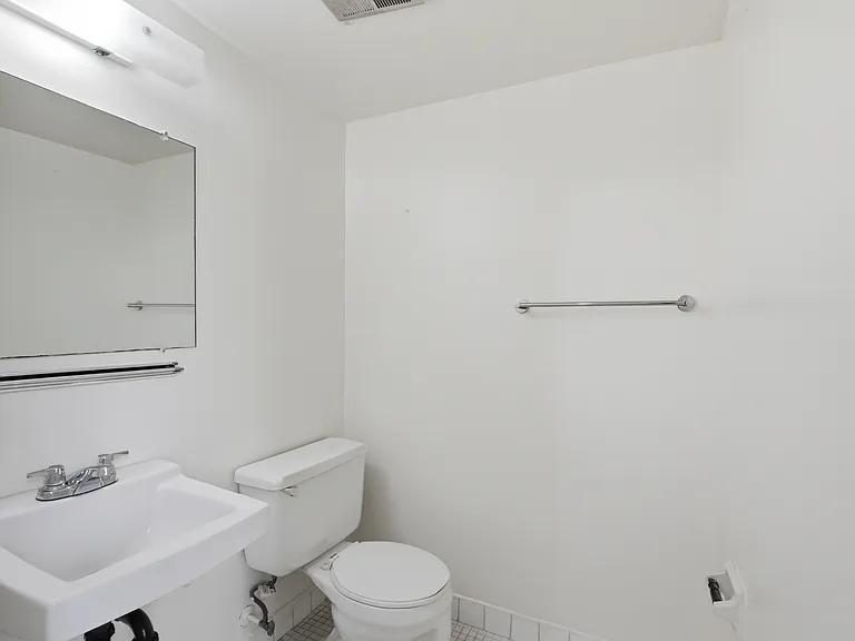 20 Edgecliff Golfway #1209 — Photo 11