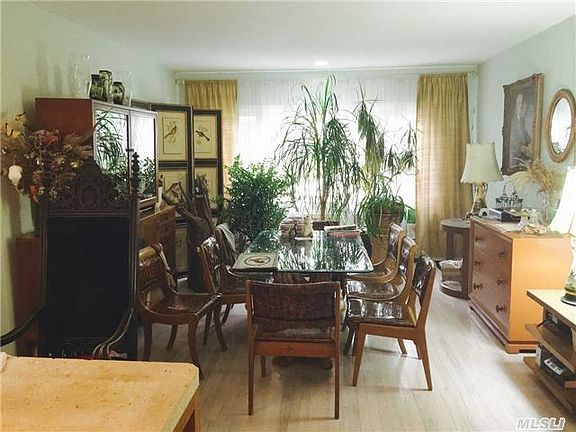 3rd image of 832 Glen Dr