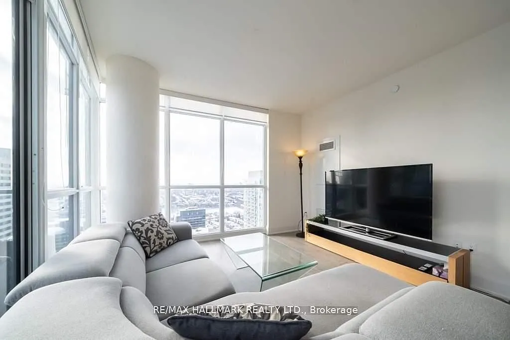 Building Photo - 30 Roehampton Ave #Penthouse 01