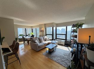 30 E Huron St APT 3104, Chicago, IL 60611