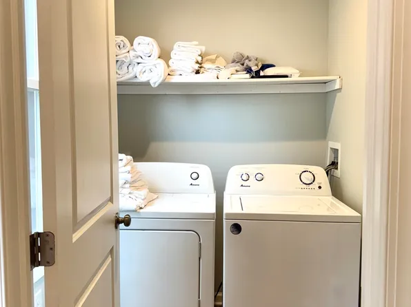 440 Avenue East image 12 of 12