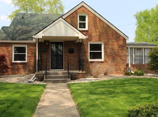 1022 E Front St, Bloomington, IL 61701