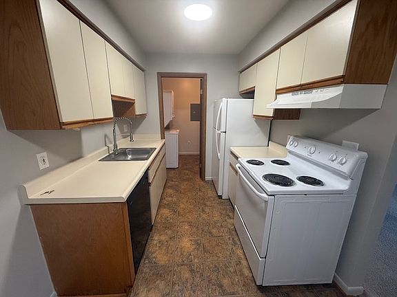5th image of 33621 Utica Rd APT 11