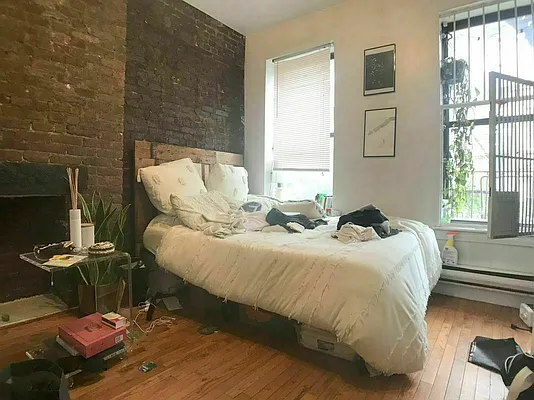 Rented by Bond New York | media 22