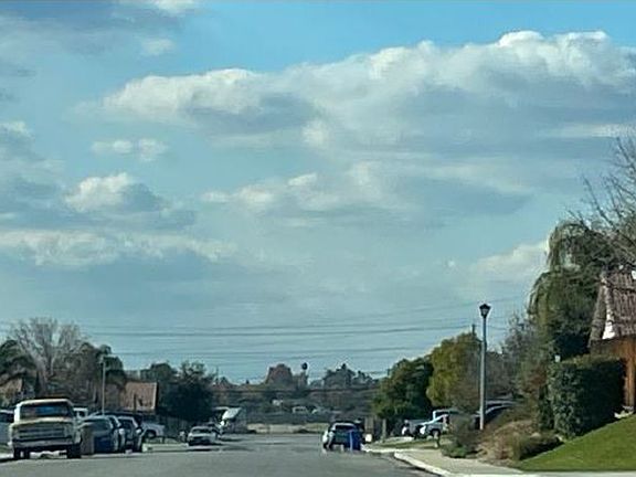 Exterior Neighborhood (street photo)